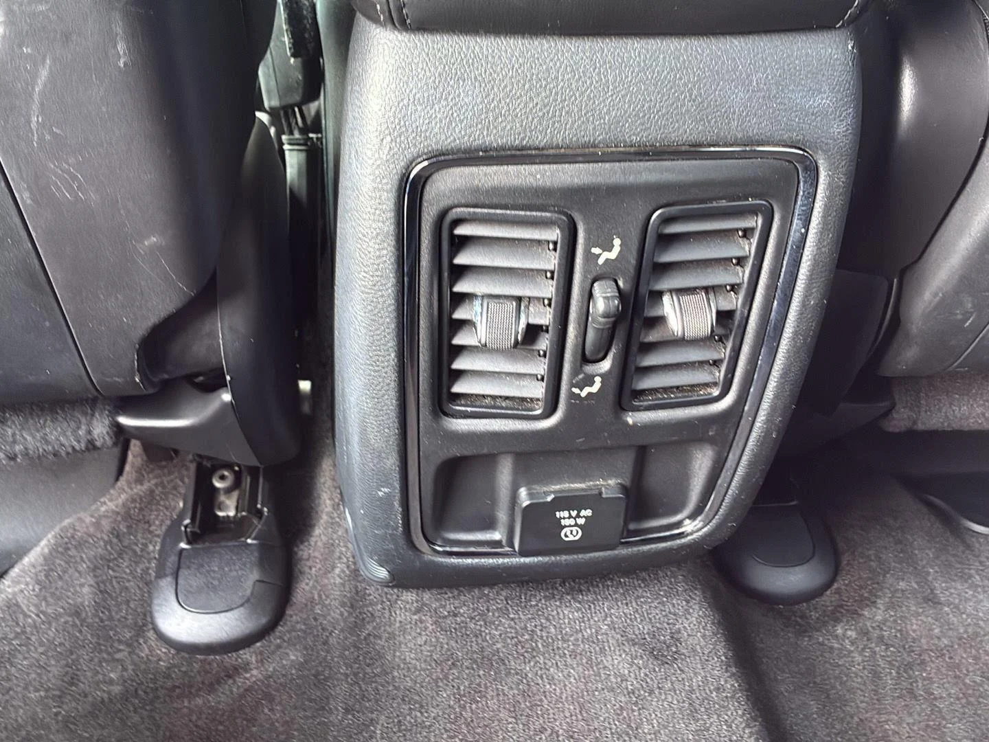 Used 2018 Granite Crystal Metallic Clearcoat Jeep Altitude image 21
