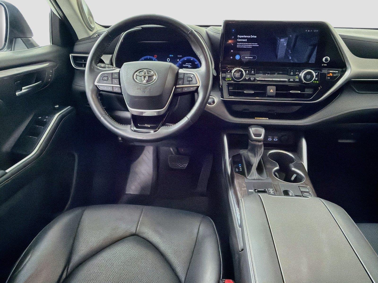 Used 2024 Wind Chill Pearl Toyota Limited image 22