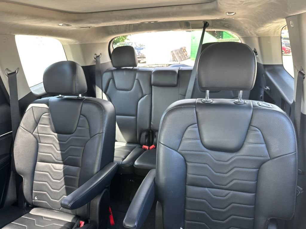 Used 2021 Black Kia SX image 18