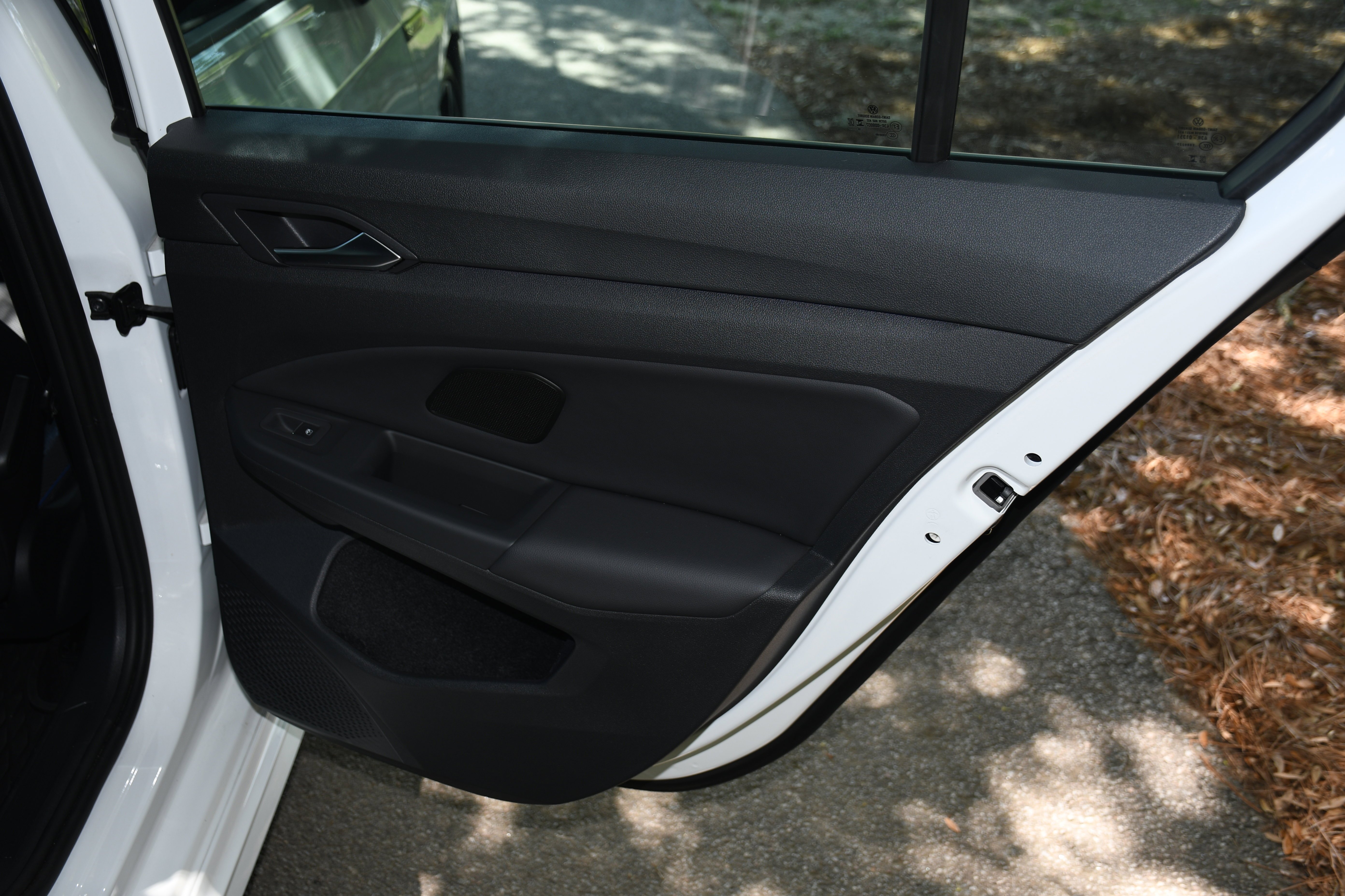 Used 2024  Volkswagen 2.0T image 21