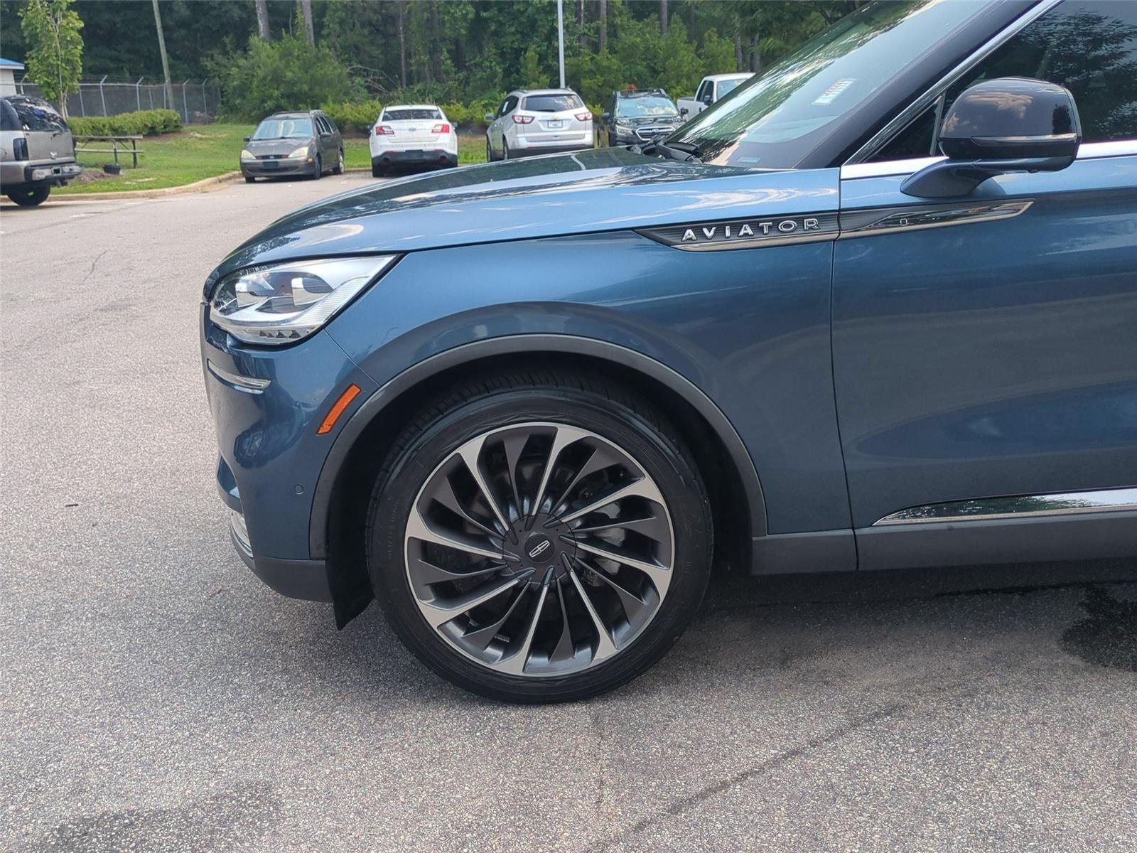 Used 2020 Blue Diamond Metallic Lincoln Reserve image 10