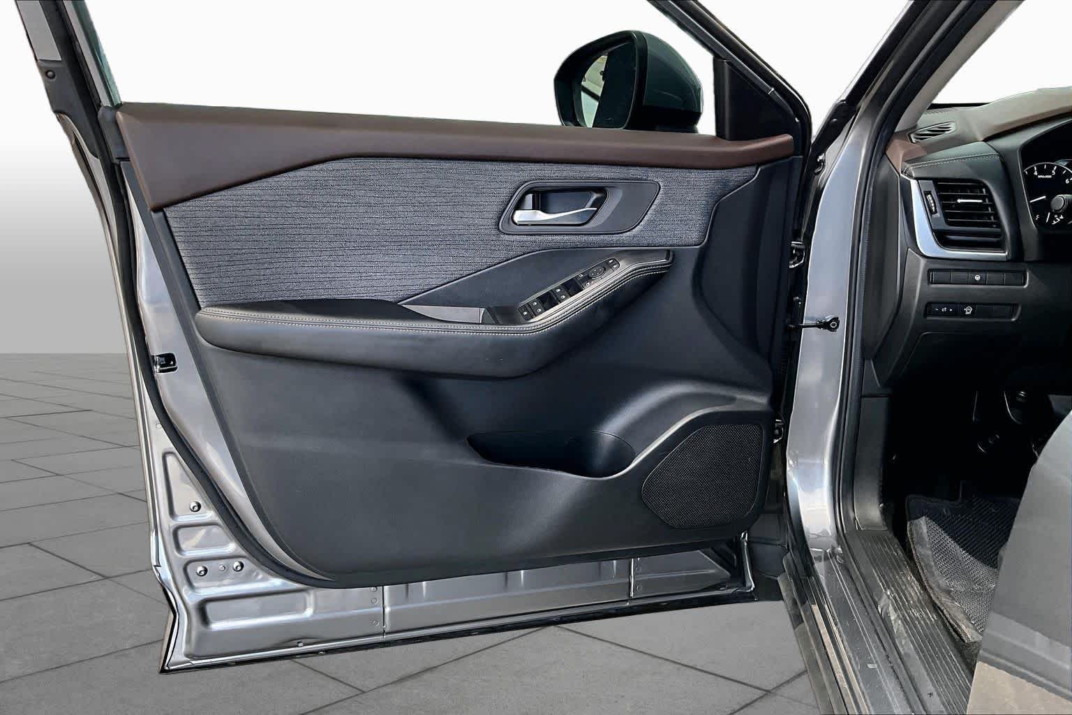 Used 2023 Gun Metallic Nissan SV image 22