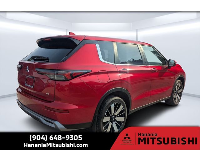 Used 2025 Red Mitsubishi SE image 3