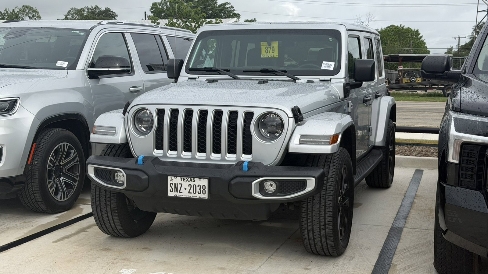 Used 2023 Silver Zynith Clearcoat Jeep Sahara image 11
