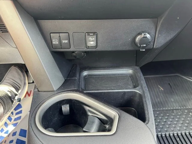 Used 2018 Red Toyota LE image 29