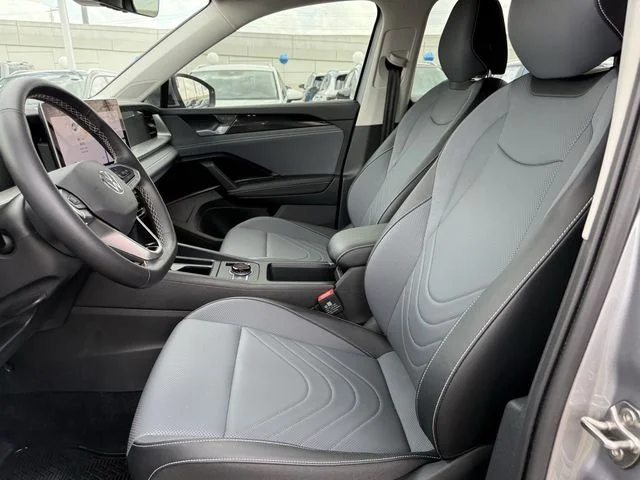 Certified Used 2025 Silver Volkswagen 2.0T SE image 23