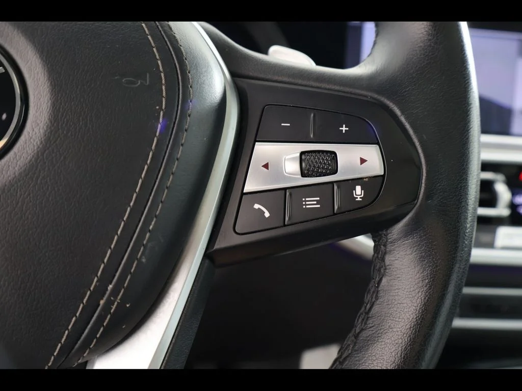 Used 2023 White BMW sDrive40i image 26
