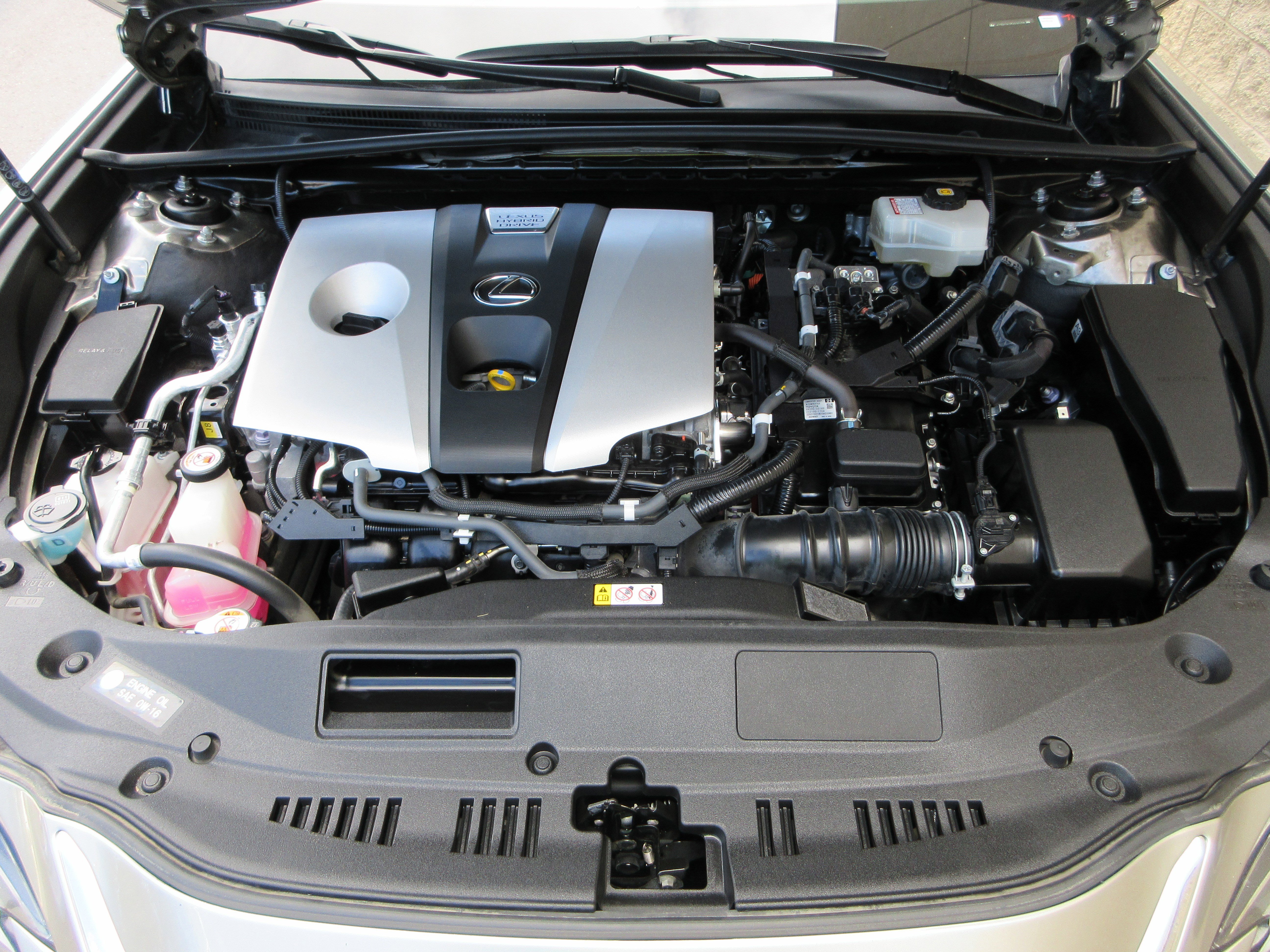 Used 2019 Atomic Silver Lexus 300h image 49