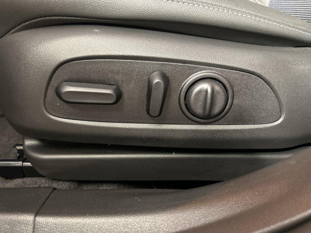 Used 2025 Cinnabar Metallic Buick Preferred image 15