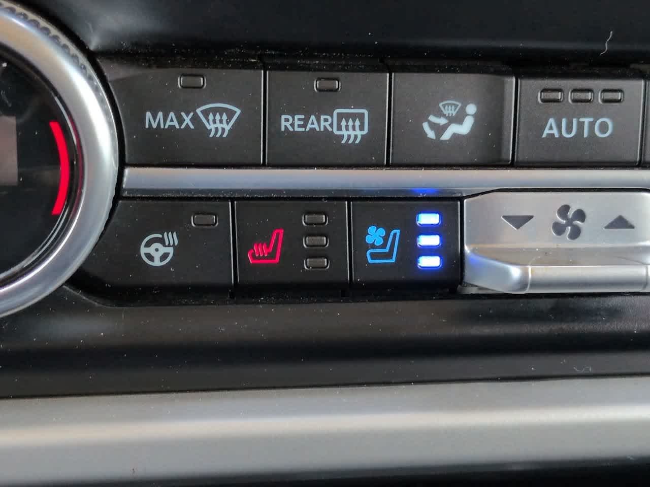 Used 2024 Agate Black Metallic Ford XLT image 23