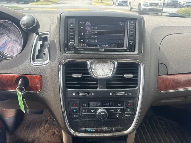 Used 2013 Beige Chrysler Touring image 16