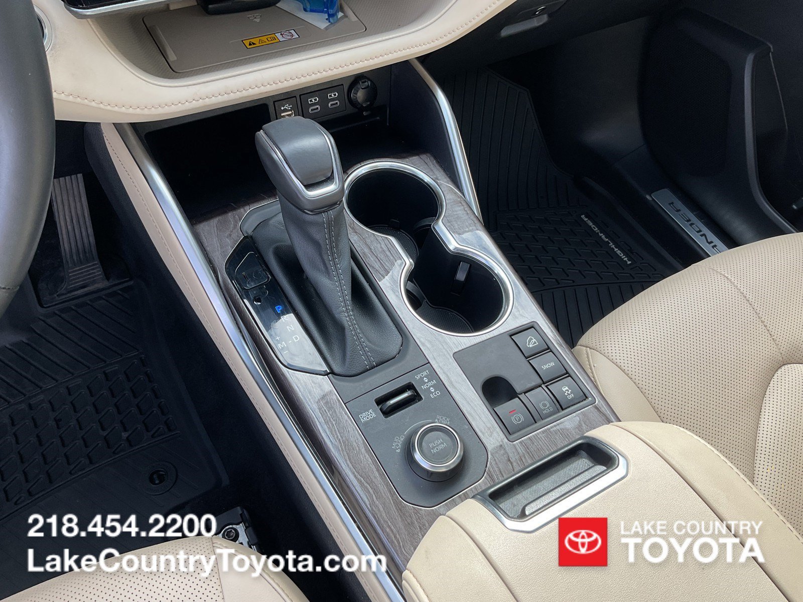 Used 2024  Toyota Platinum image 29