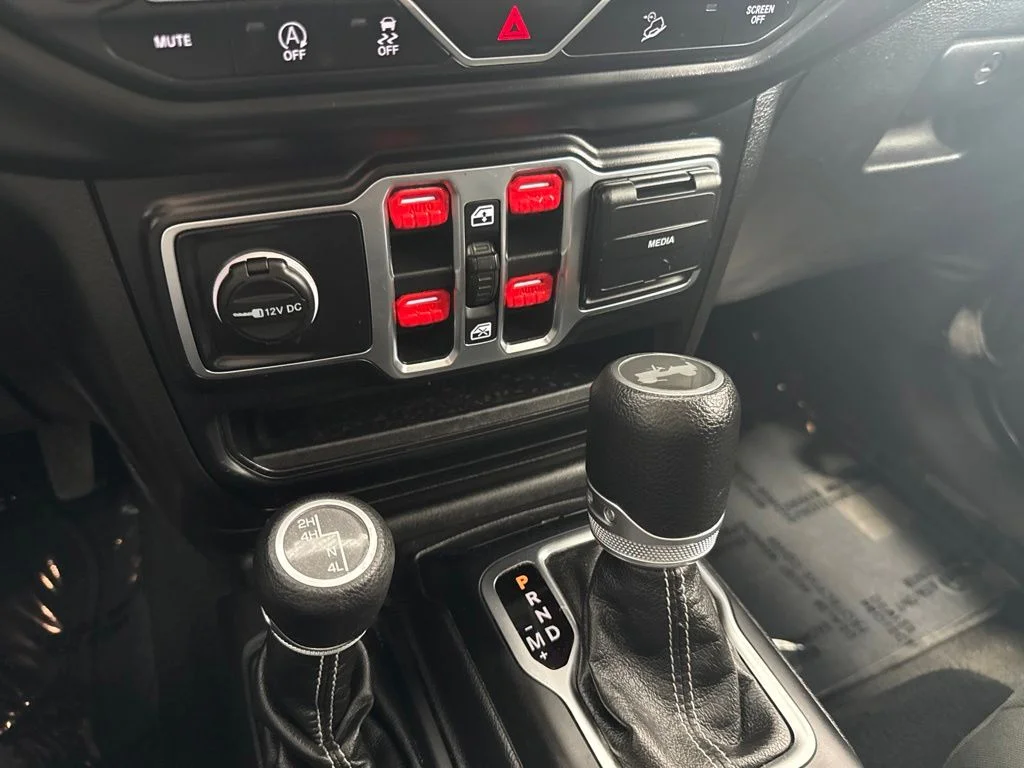 Used 2020 Gray Jeep Unlimited Sahara image 24