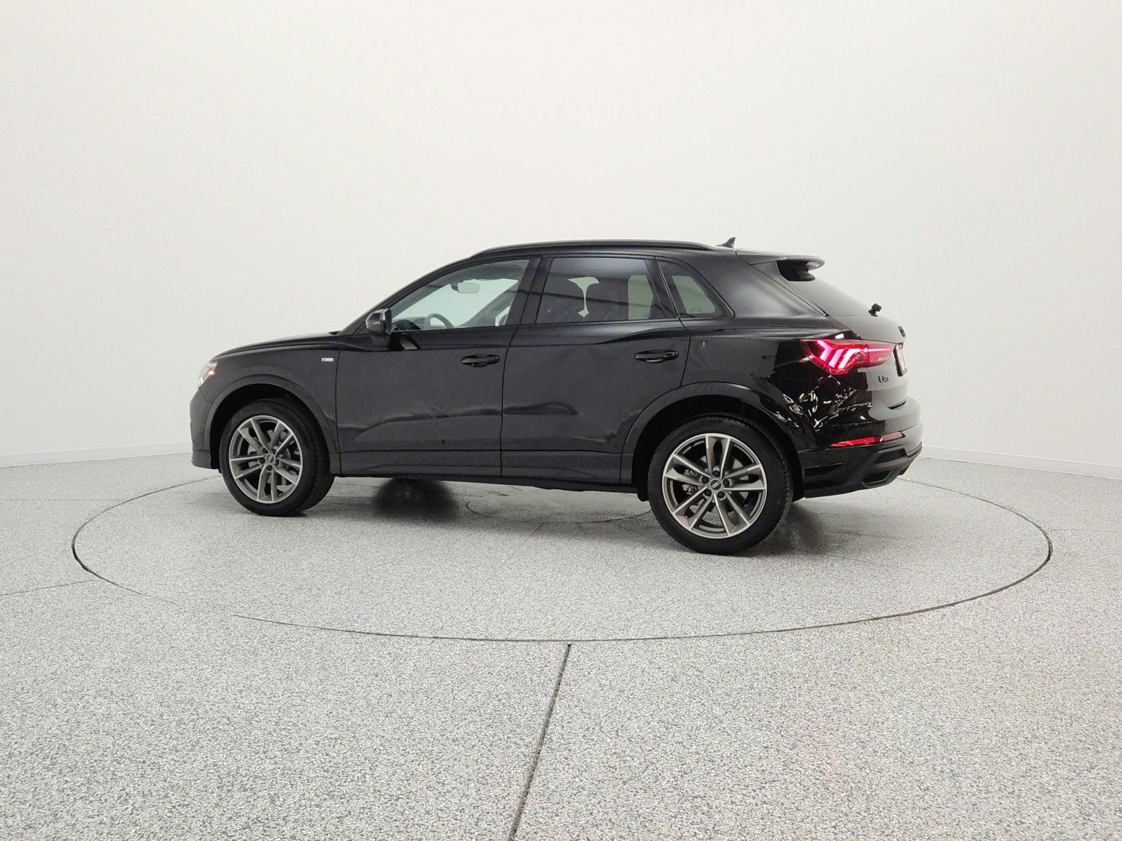 Used 2025 Mythos Black Metallic Audi S line Premium image 8