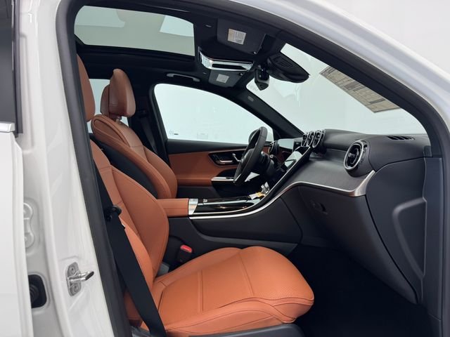 New 2026 Polar White Mercedes-Benz GLC 300 image 18