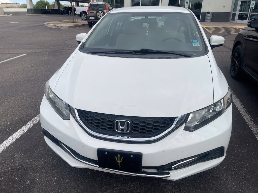 Used 2015 Taffeta White Honda SE image 2