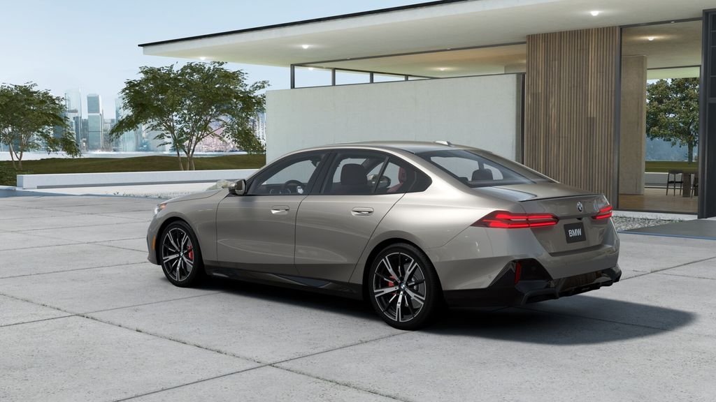 Certified Used 2027 Oxide Grey Metallic BMW 530i image 2