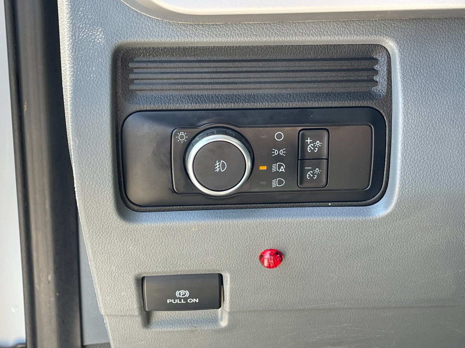 Used 2023 White Ford XL image 25