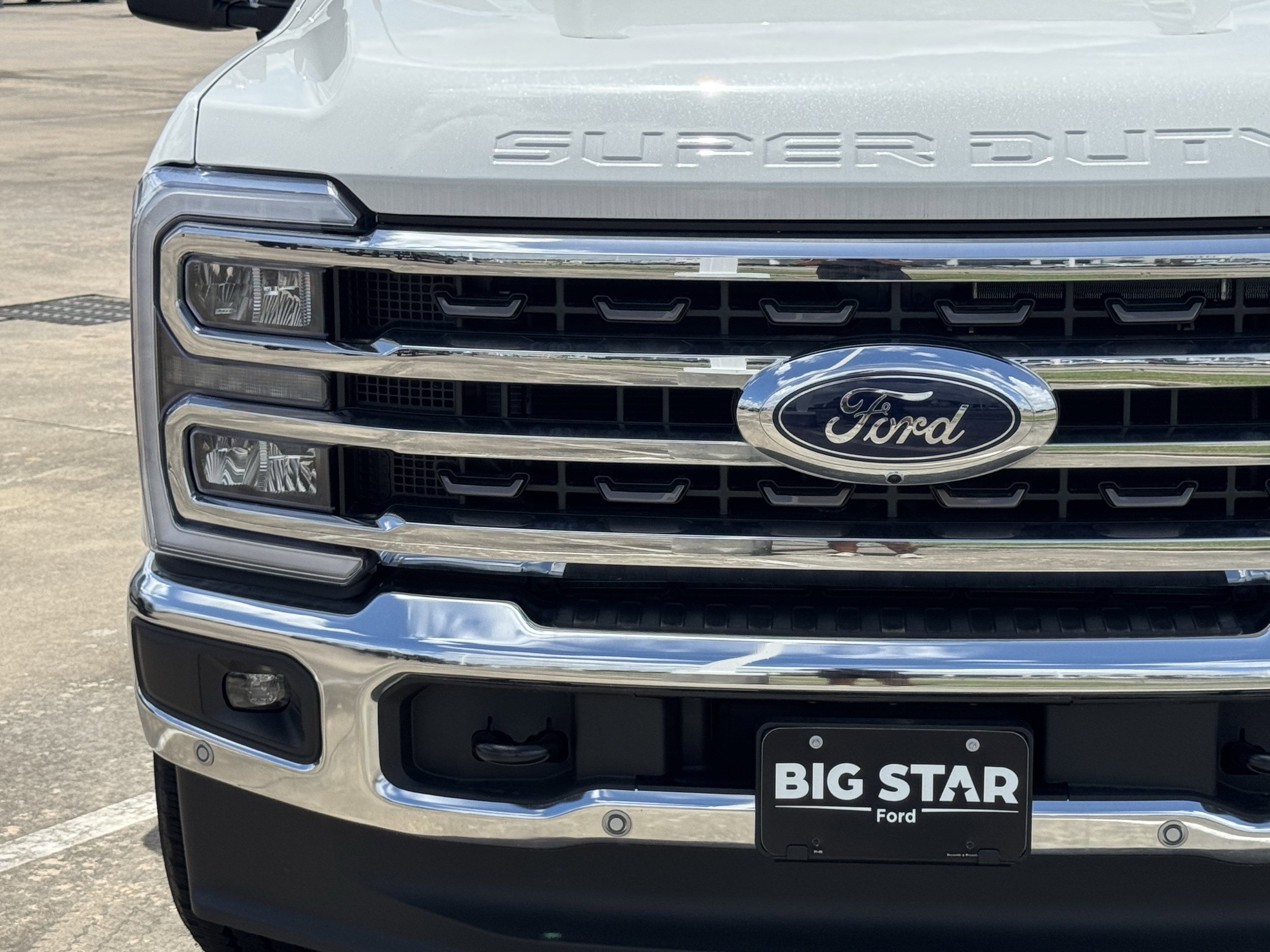 New 2026 Star White Metallic Tri-Coat Ford King Ranch image 5