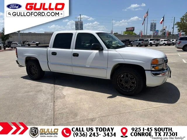 Used 2005 Summit White GMC SLE image 2