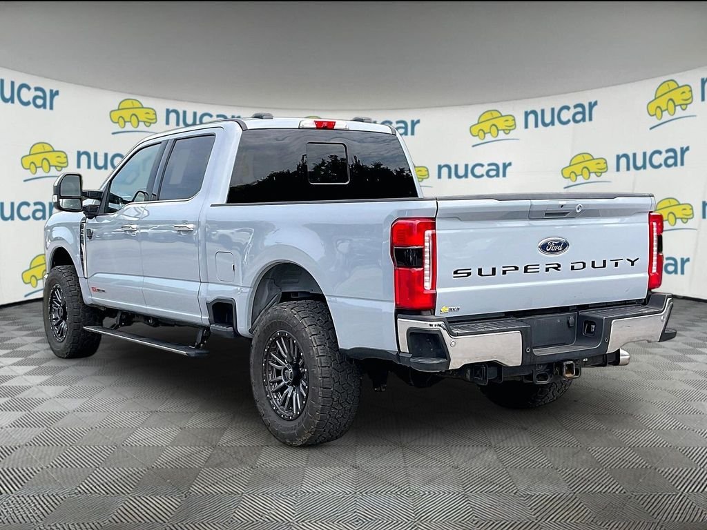 Used 2026 Glacier Gray Metallic Tri-Coat Ford Lariat image 4