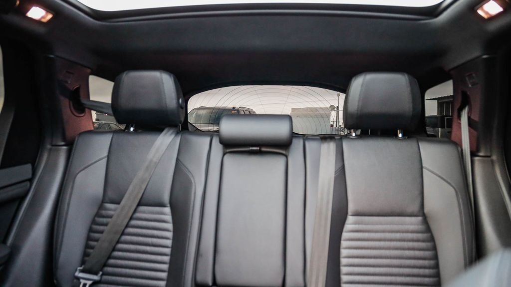 Used 2023 Fuji White Land Rover S image 27