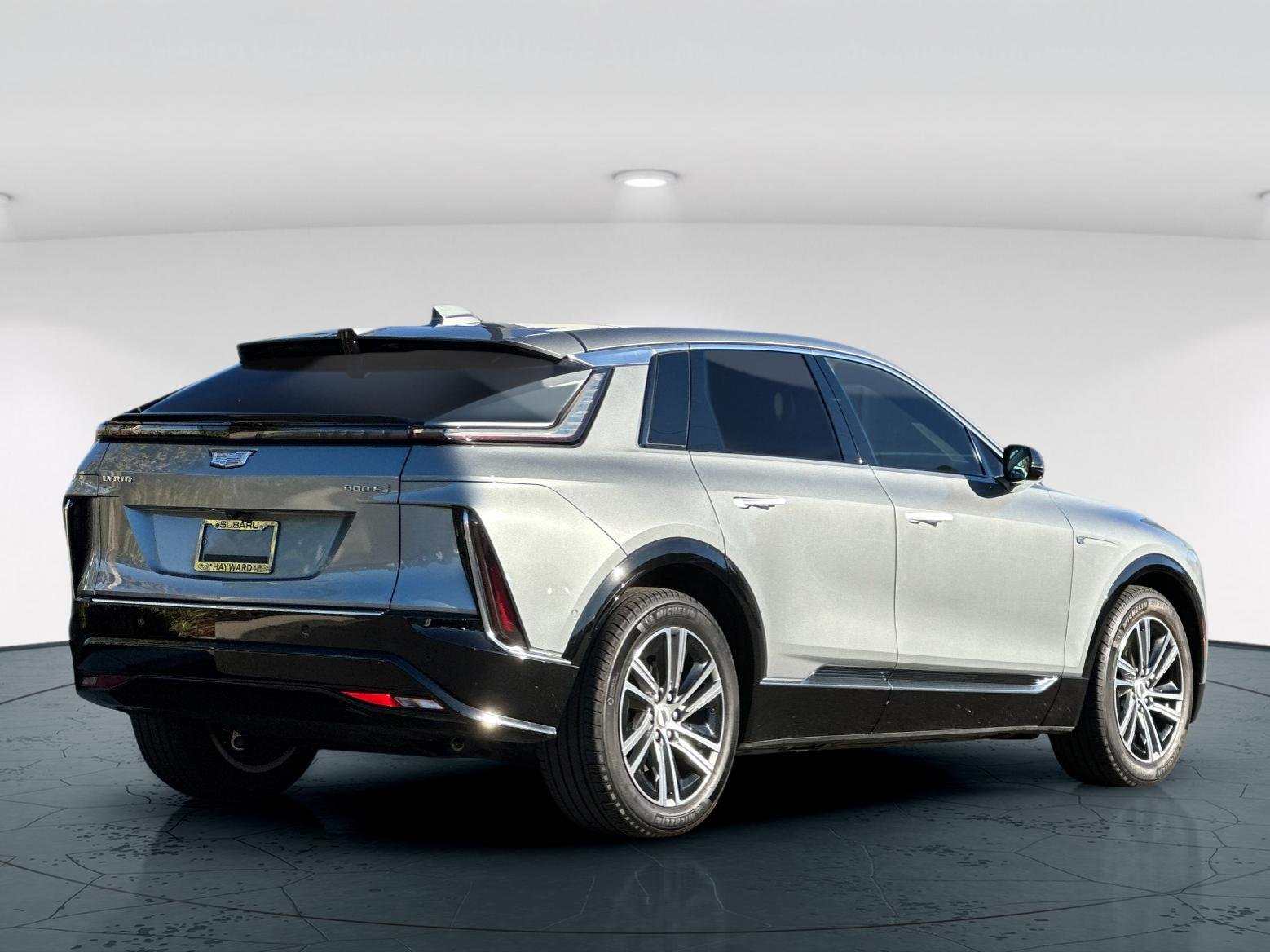 Used 2024 Silver Metallic Cadillac Luxury 4D Sport Utility image 6