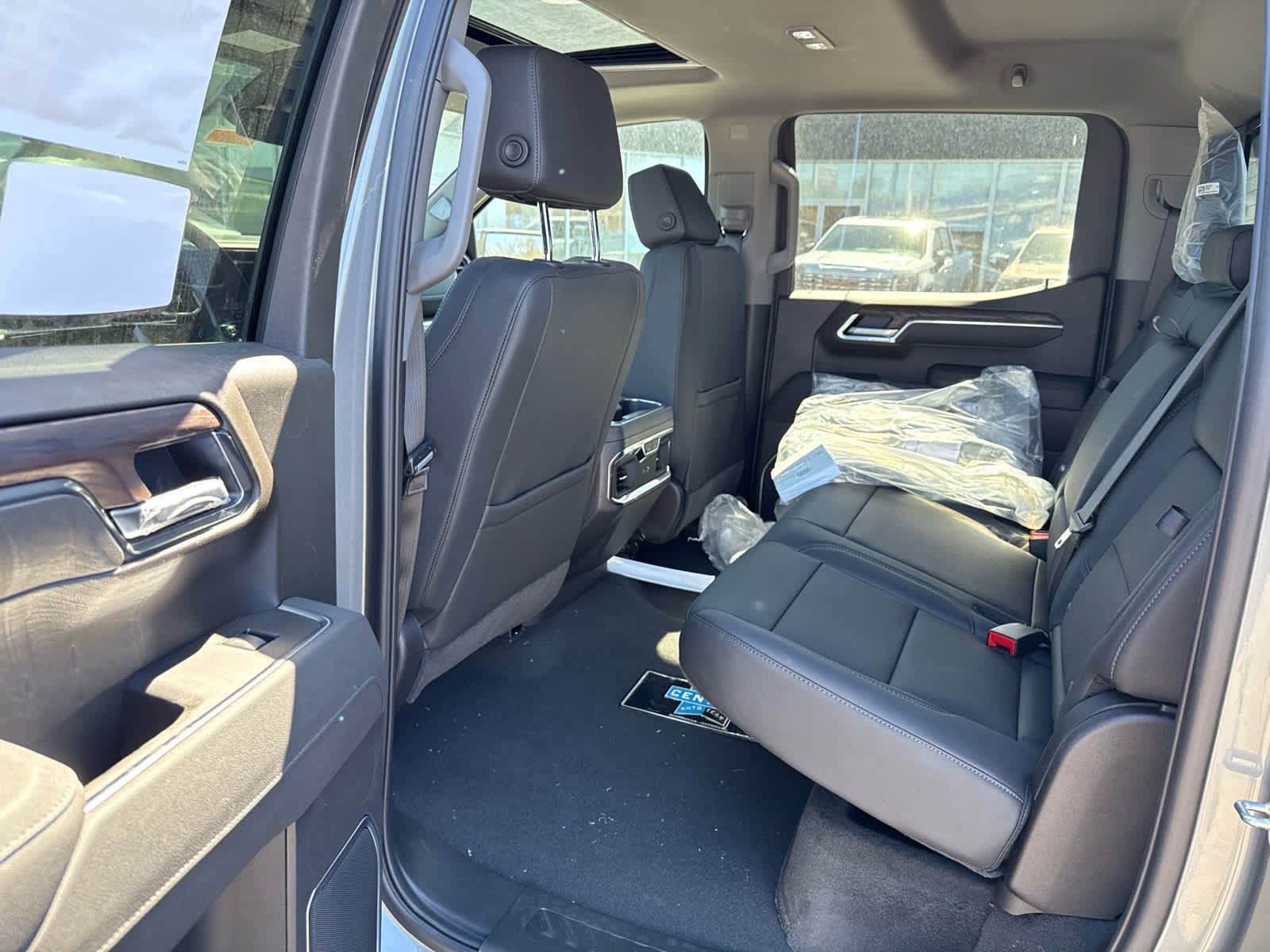 2026 GMC Sierra 1500 SLT - Photo 24