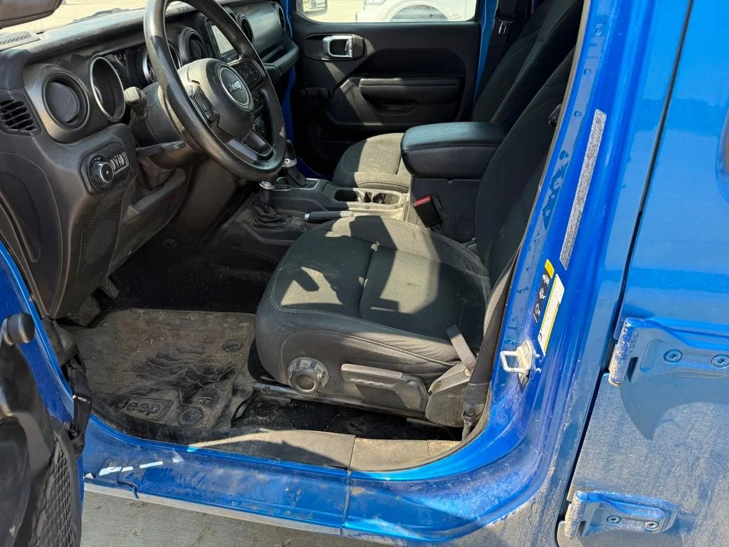 Used 2021 Blue Jeep Unlimited Sport image 5