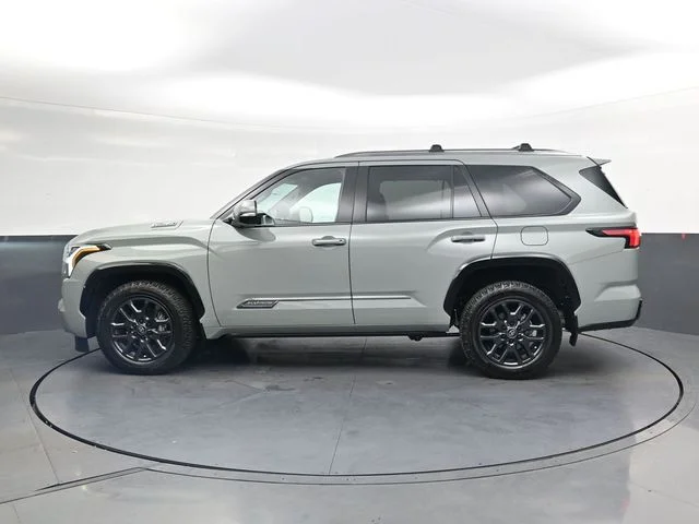 Used 2025 Lunar Toyota Platinum image 9