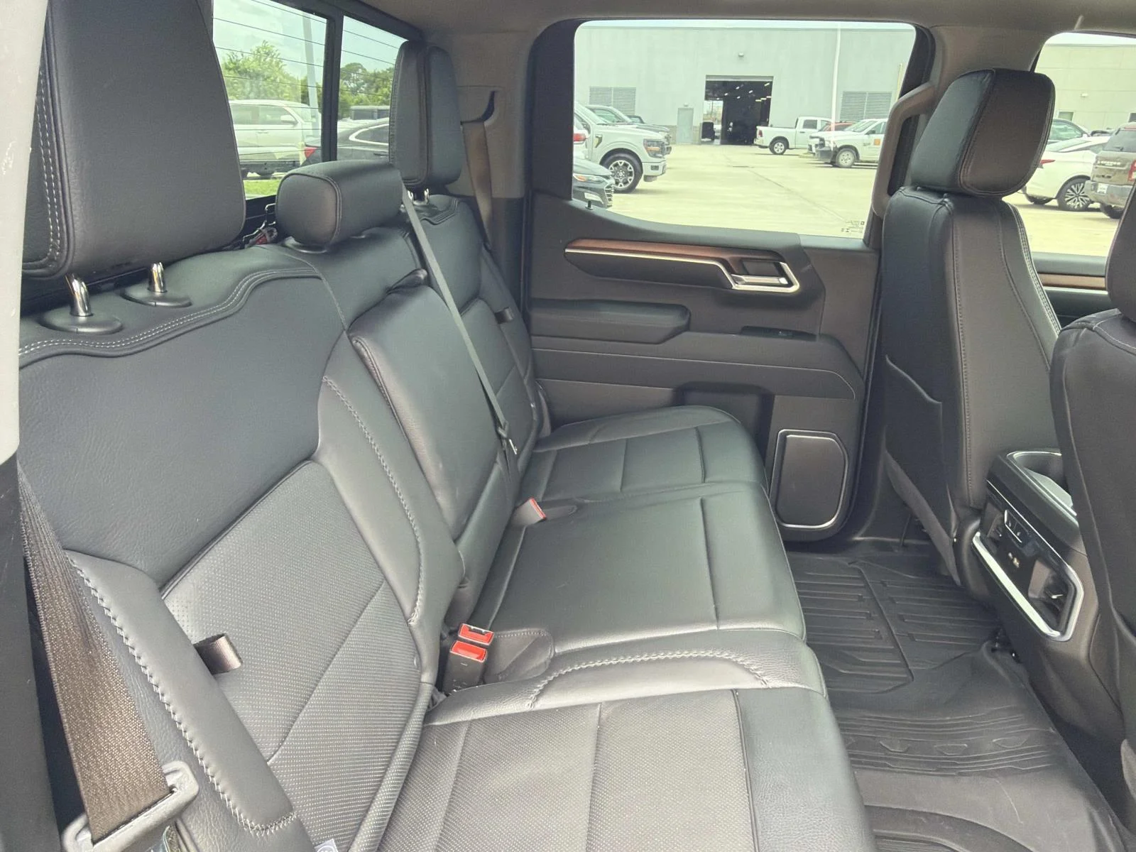 Used 2025 Blue GMC 2WD Crew Cab 147 Denali image 9