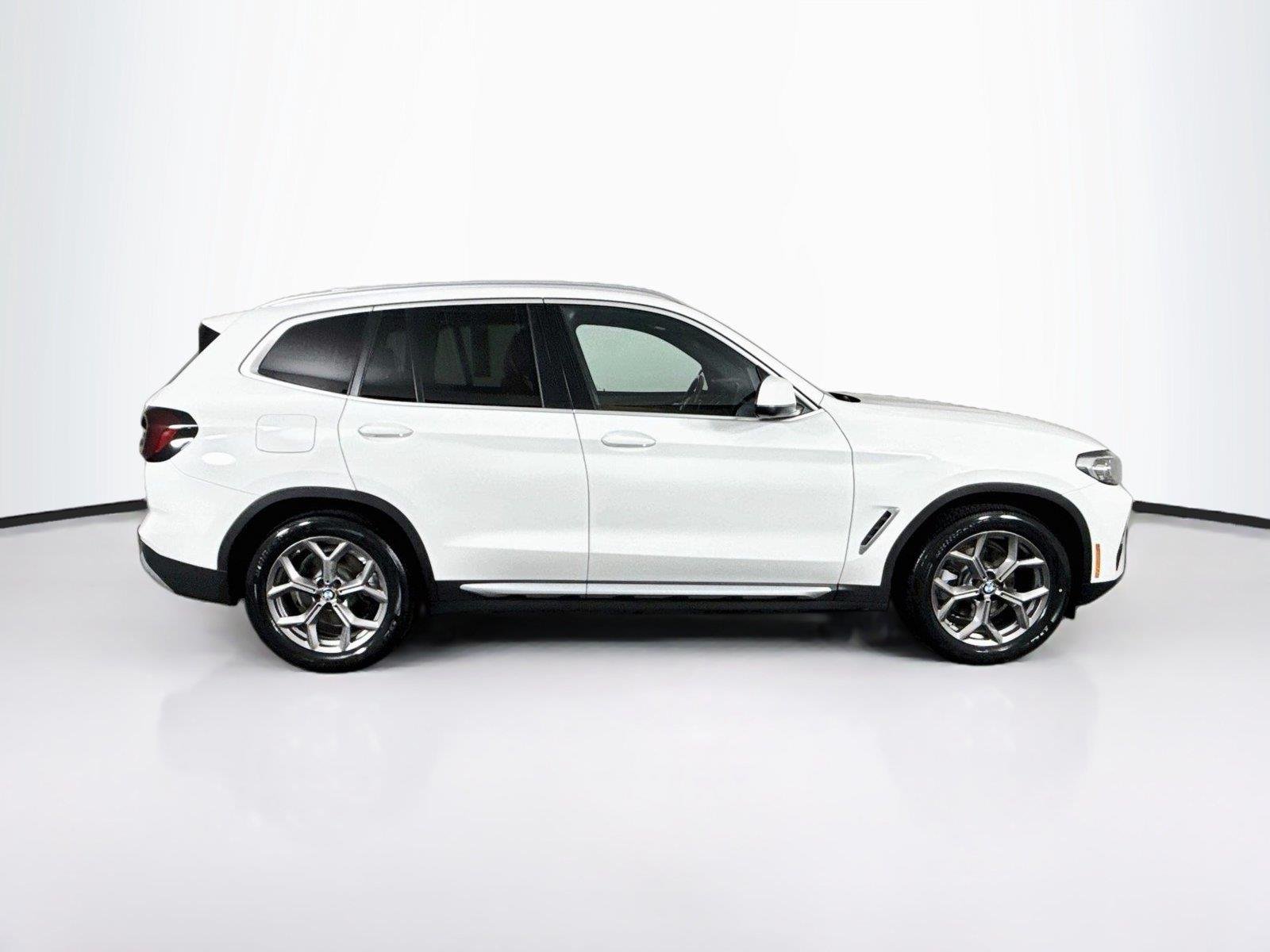 Used 2024 Alpine White BMW xDrive30i image 11