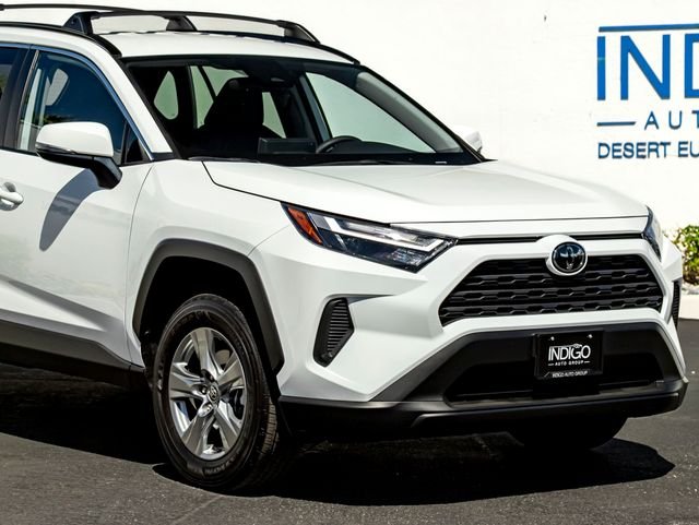 Used 2025 Ice Cap Toyota XLE image 5