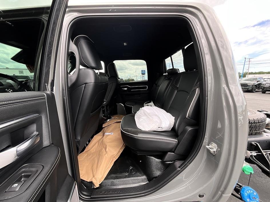 New 2026 Ceramic Gray Clear-Coat Exterior Paint RAM Laramie image 27
