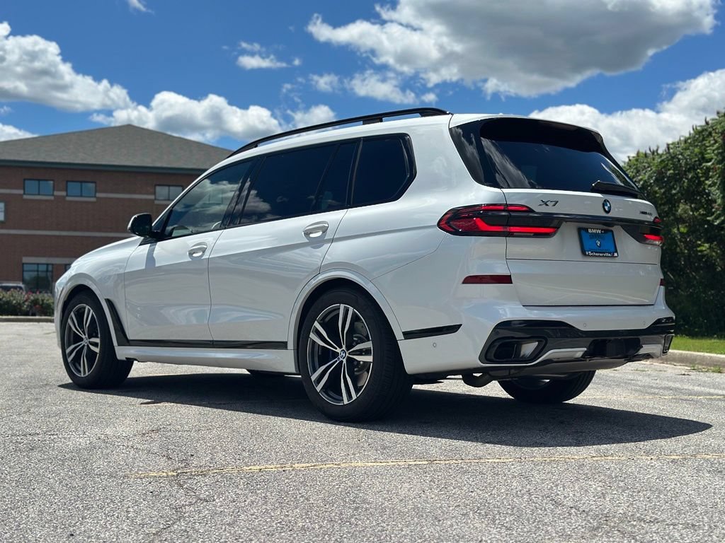 New 2026 Mineral White Metallic BMW xDrive40i image 5