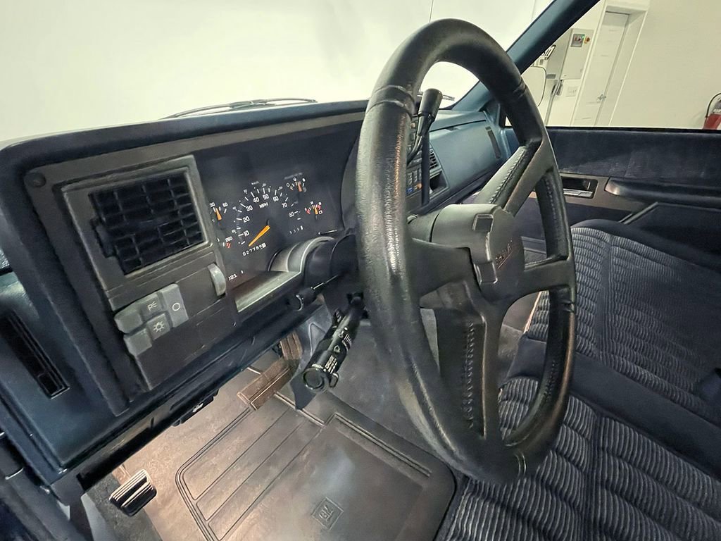 Used 1992  Chevrolet NA image 62