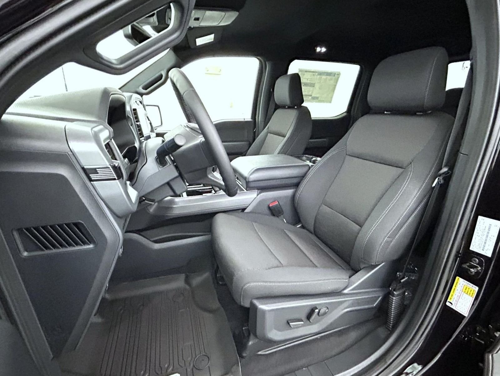 New 2026 Agate Black Metallic Ford XLT image 10