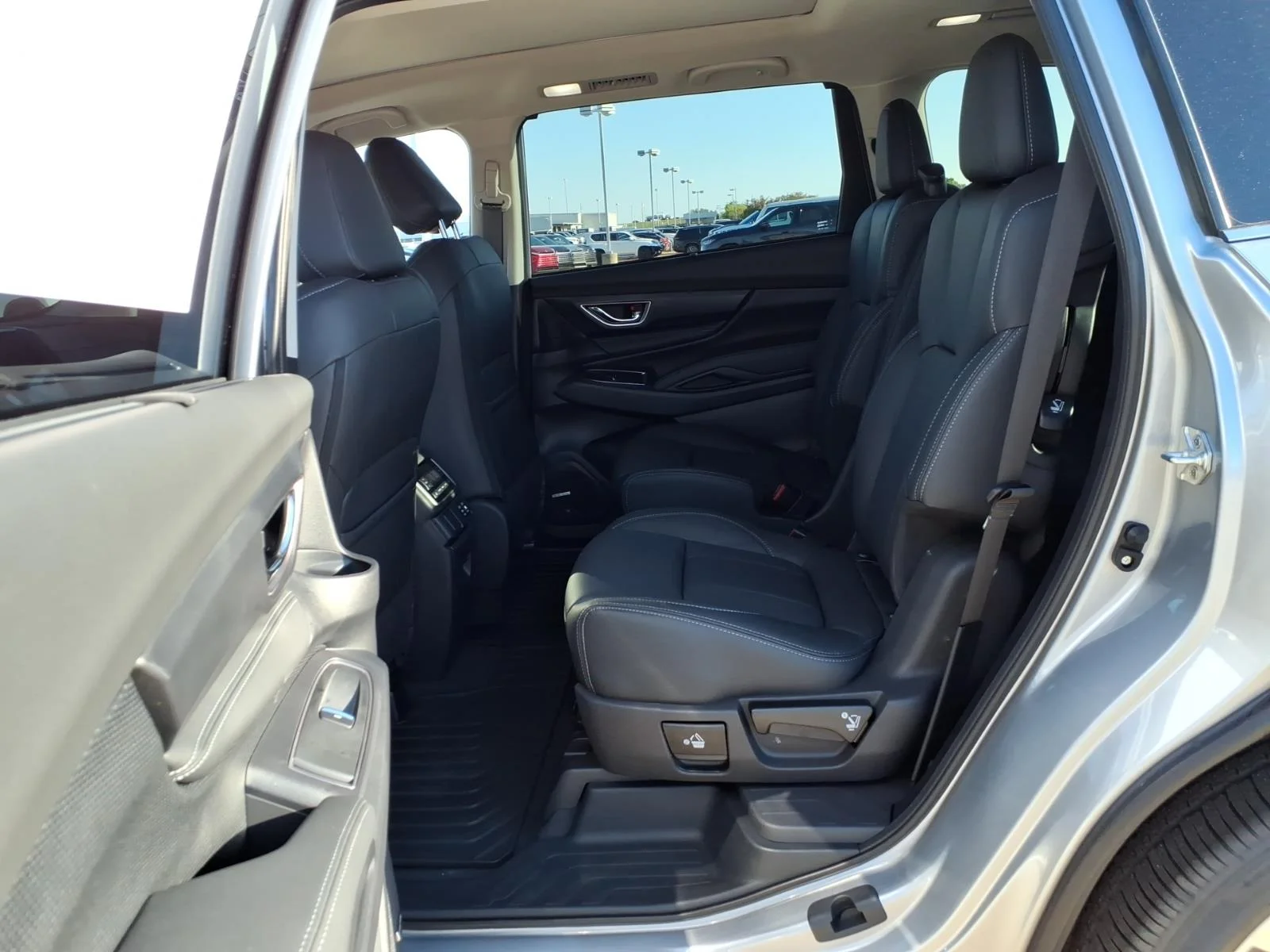 New 2027 ICE SILVER METALLIC Subaru Limited 7-Passenger image 15