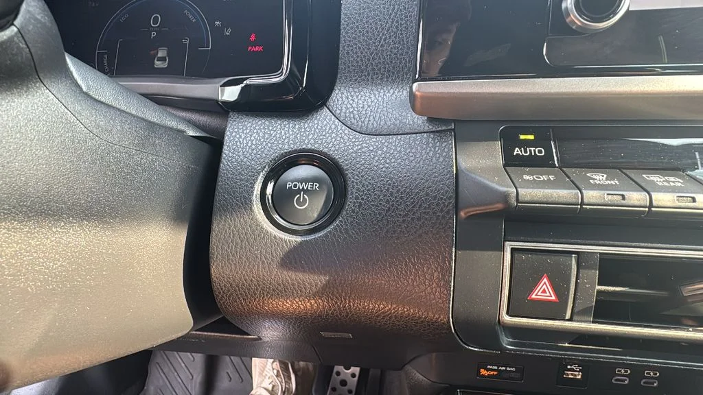 Used 2025  Toyota SE image 14