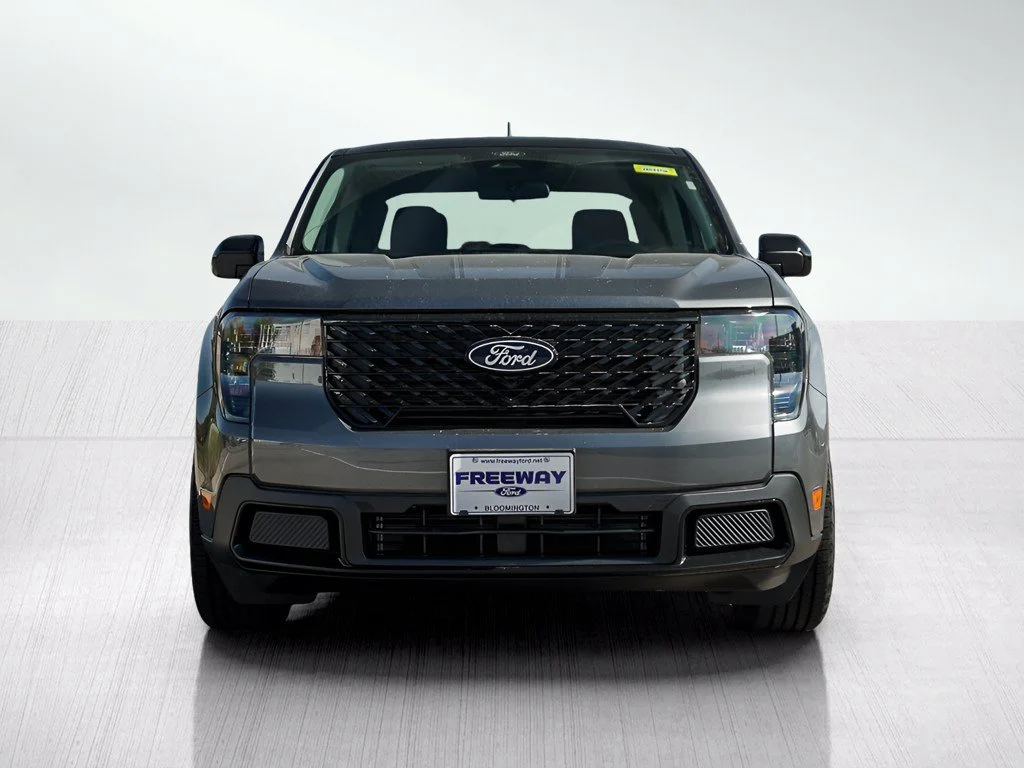 New 2026 Carbonized Gray Metallic Ford XLT image 2