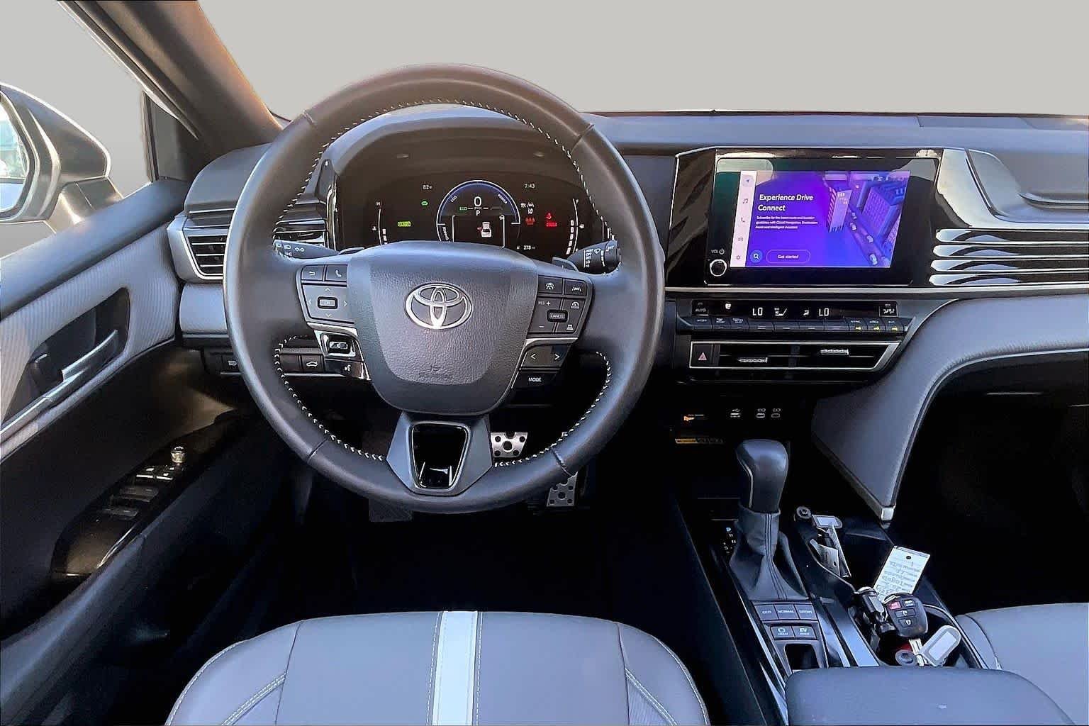 Used 2026 Ice Cap Toyota SE image 5