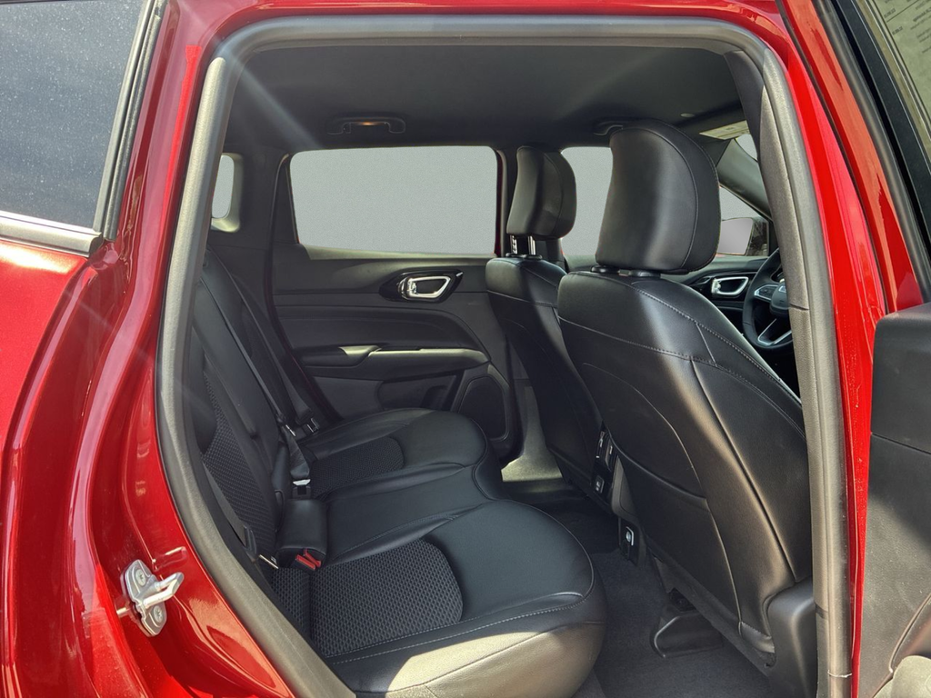 New 2026 Red Hot Pearlcoat Jeep Latitude image 24