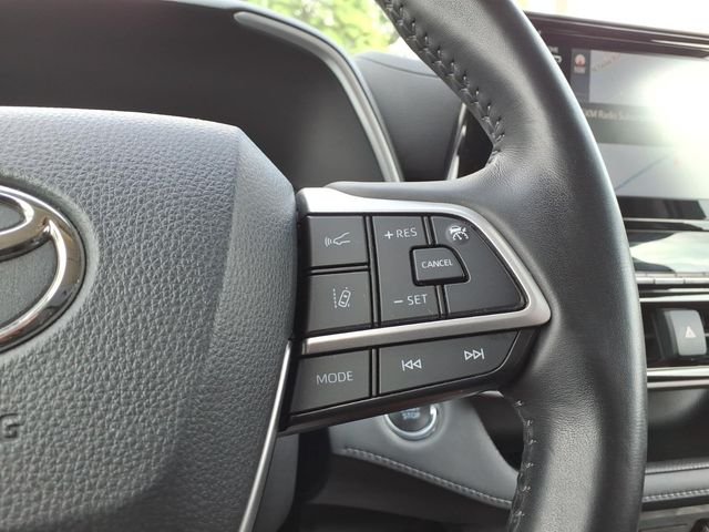 Used 2022  Toyota XLE image 25