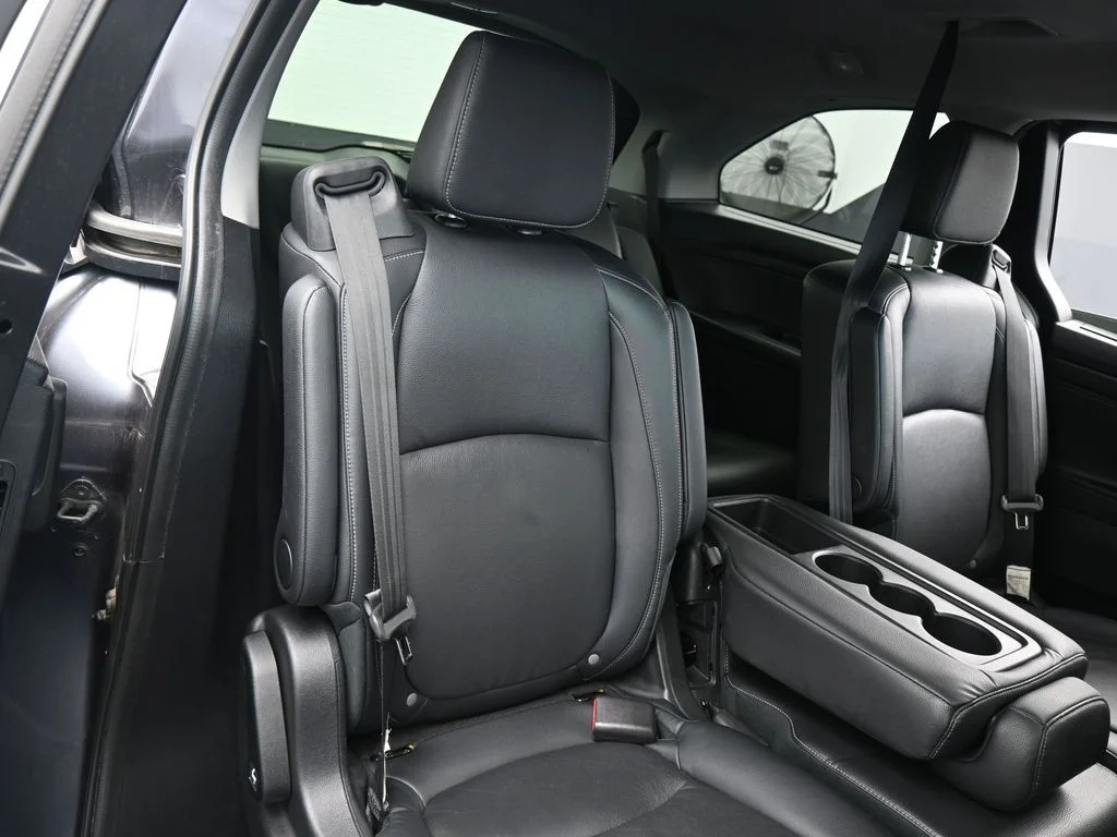 Used 2024 Gray / Black Honda EX-L image 43