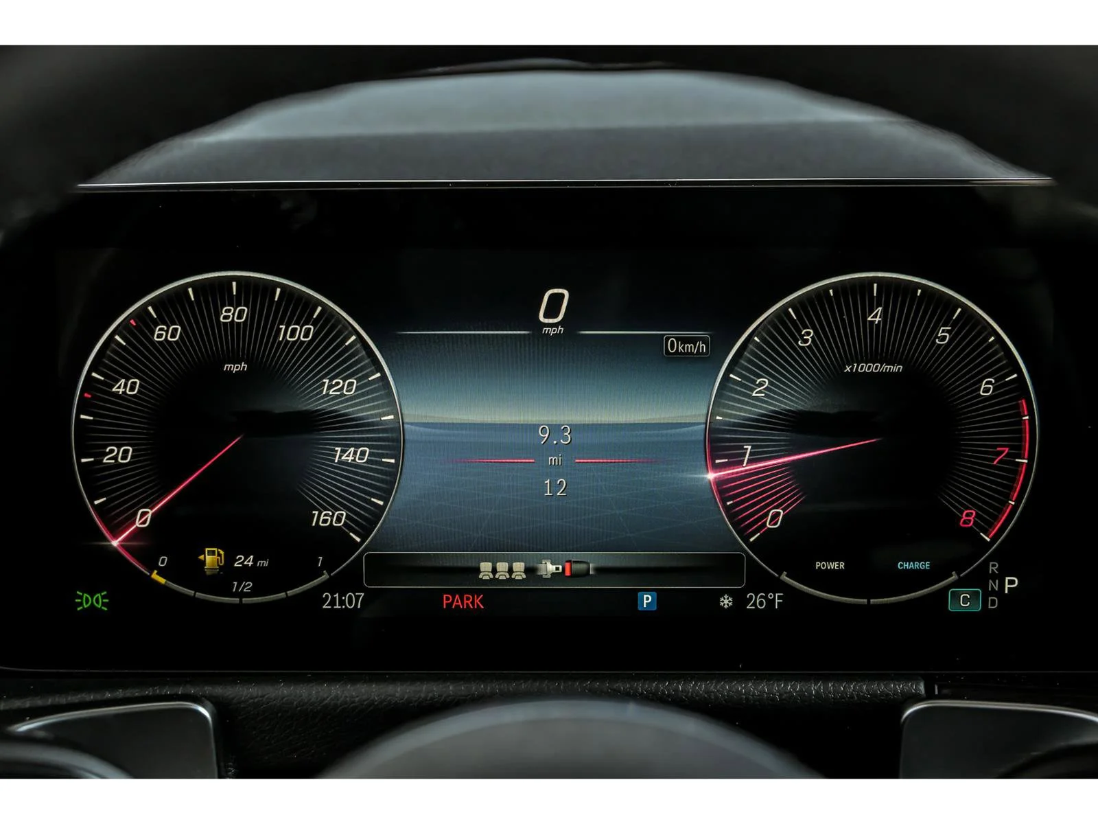 New 2026 Mountain Grey Metallic Mercedes-Benz GLB 250 image 37