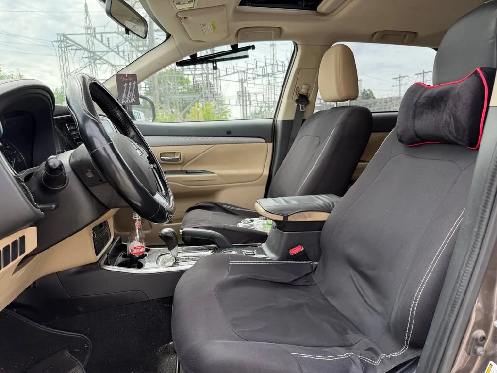 Used 2017  Mitsubishi SE image 19
