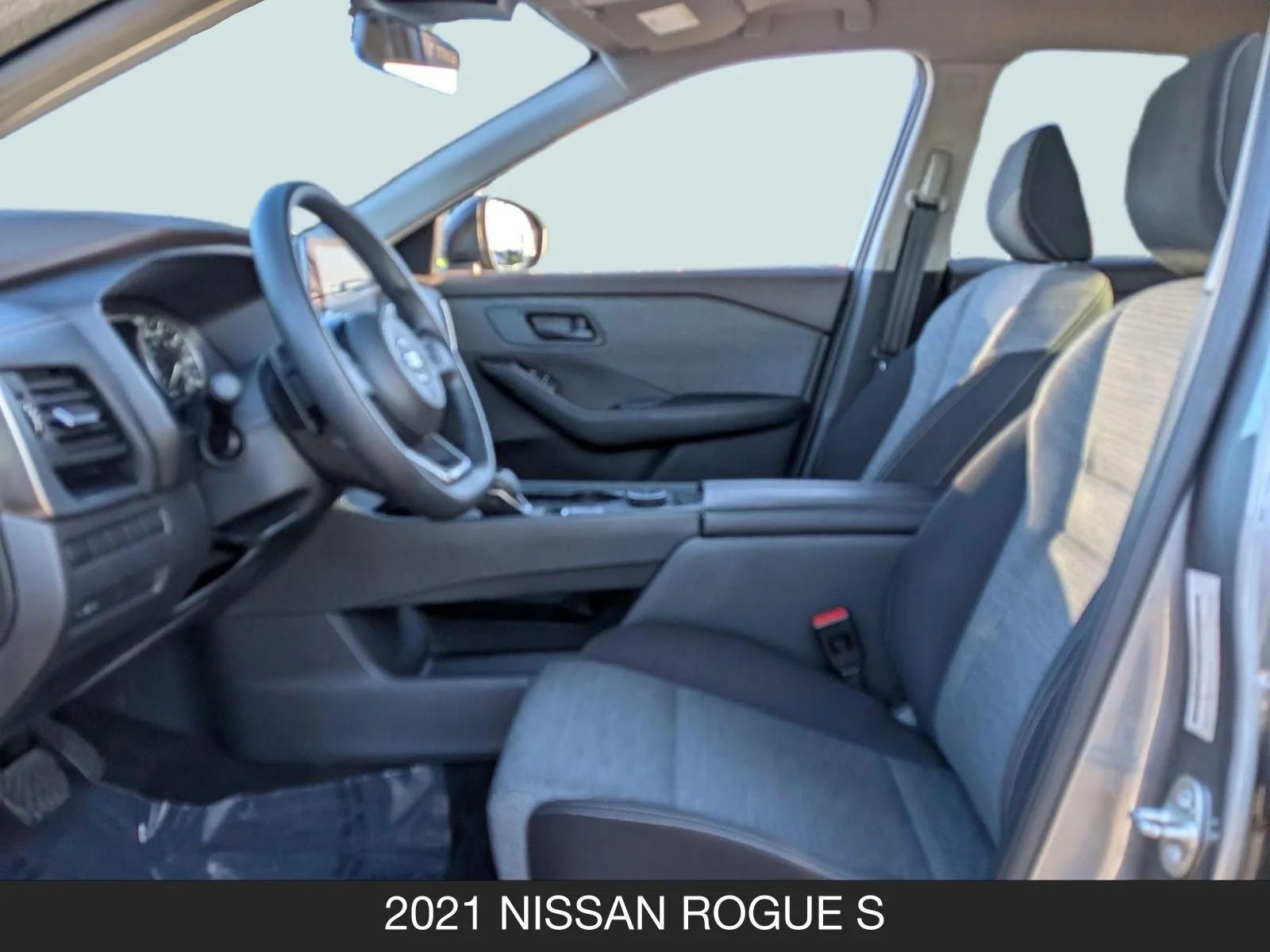 Used 2021 Gun Metallic Nissan S image 14