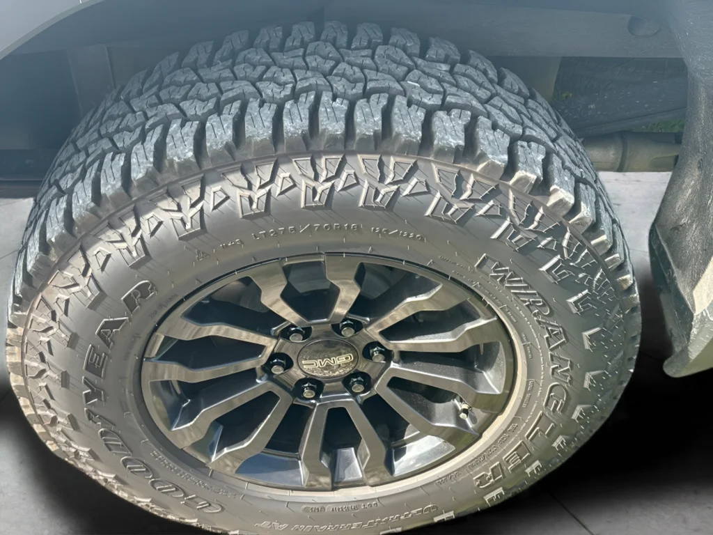 Used 2023 Summit White GMC AT4 image 7
