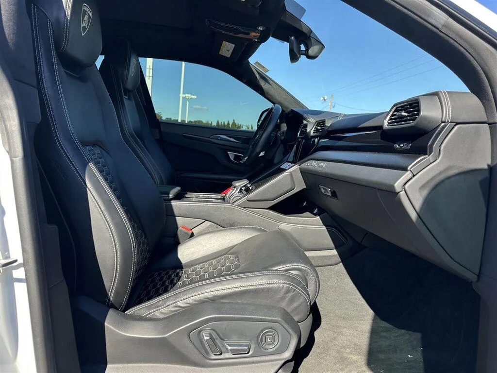 Used 2021 BALLOON WHITE PEARL LAMBORGHINI  image 15