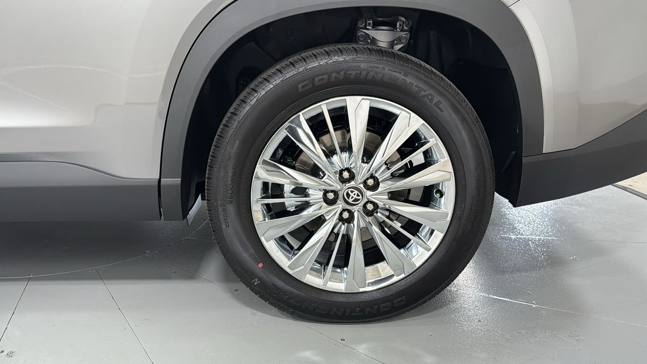 Certified Used 2026  Toyota Platinum image 46